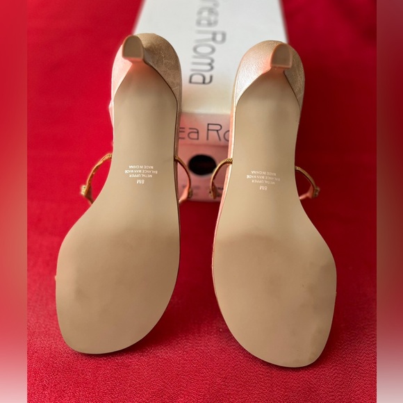 ⚜️⚜️ Línea Roma Gold Sandal With Metal & Rhinestone Accents & 2” Heel “NEW” ⚜️⚜️ - Picture 6 of 7